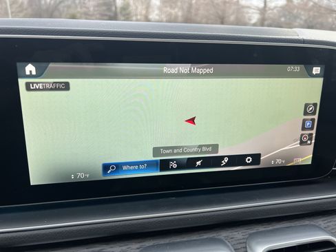 Used 2022 Mercedes-Benz GLS 450 4MATIC image 23