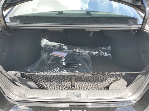 New 2025 Nissan Sentra SR w/ Midnight Edition image 9