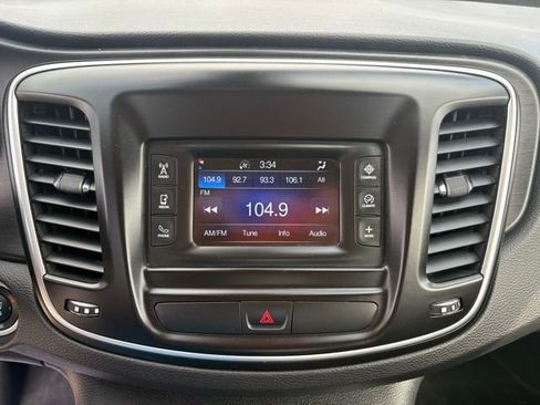 Used 2016 Chrysler 200 Limited image 14