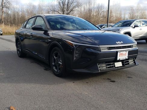 New 2025 Kia K4 LXS image 3