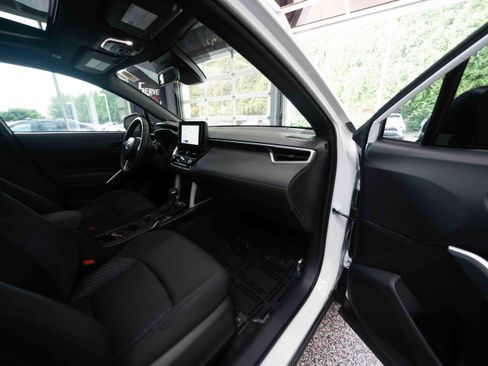 Used 2025 Toyota Corolla Cross AWD Hybrid w/ Moonroof Package image 26