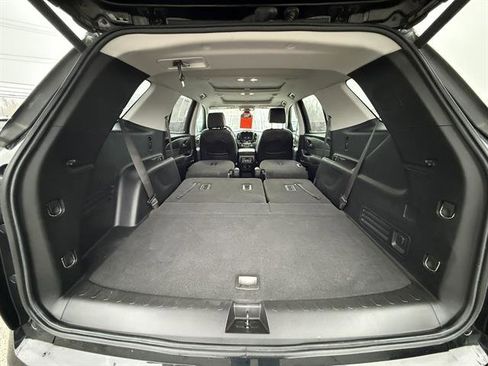Used 2020 Chevrolet Traverse Premier w/ Redline Edition image 28