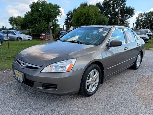 Used 2006 Honda Accord EX-L image 2