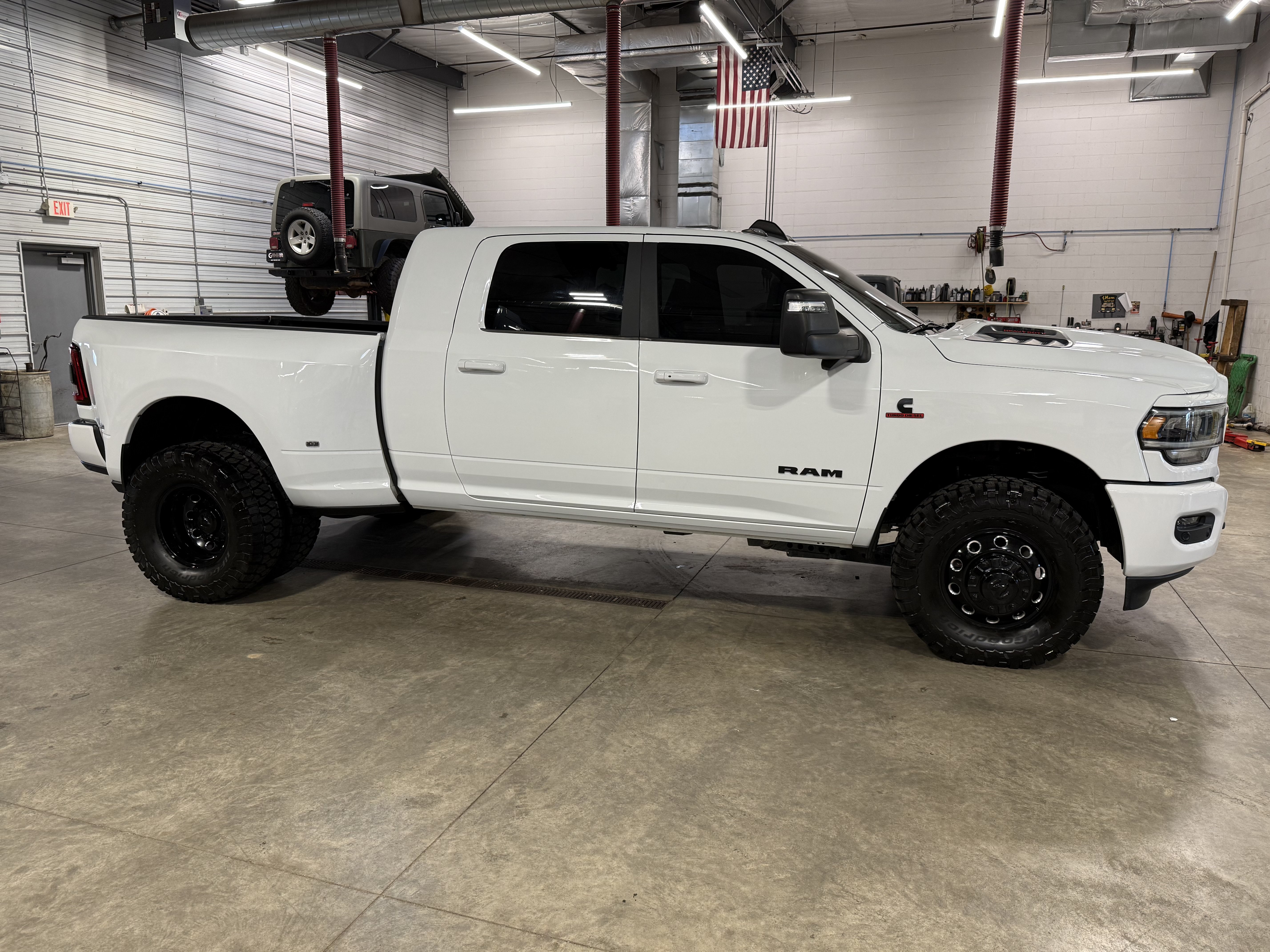 Used 2023 RAM 3500 Laramie AWD/4WD image 4