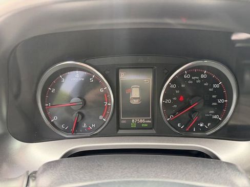 Used 2018 Toyota RAV4 SE w/ Power Extra Value Package FWD image 17