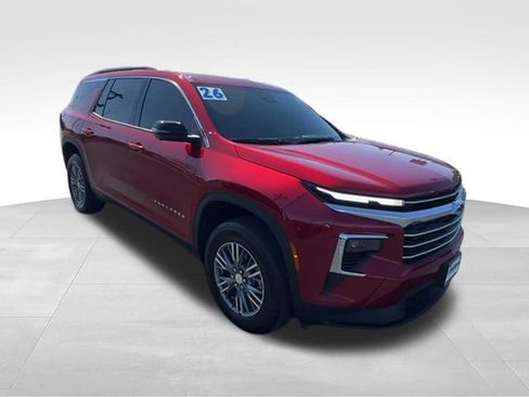 Used 2026 Chevrolet Traverse LT w/ Driver Confidence Package AWD/4WD image 2