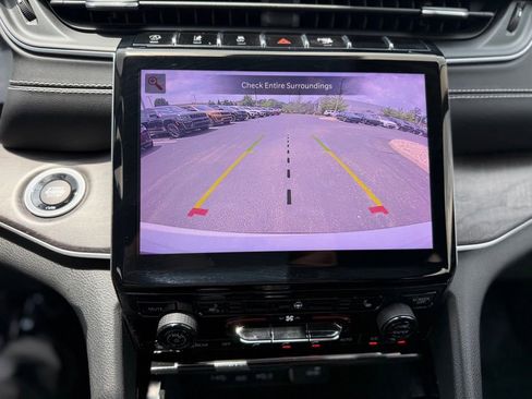 Used 2022 Jeep Grand Cherokee L Limited AWD/4WD image 19