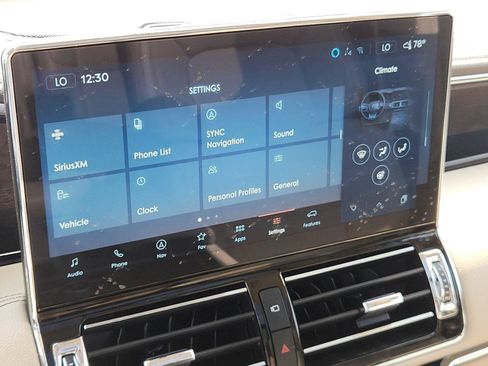 Used 2024 Lincoln Navigator Premiere AWD/4WD image 26