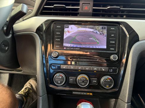 Used 2022 Volkswagen Passat 2.0T SE image 30