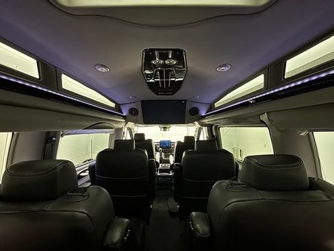Used 2025 Ford Transit 150 Low Roof AWD image 3
