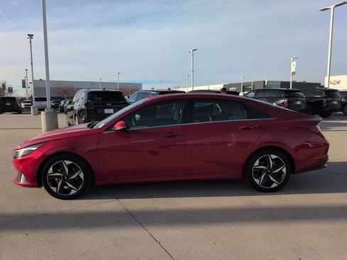 Used 2021 Hyundai Elantra Limited w/ Cargo Package image 2