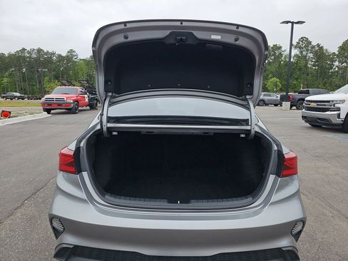 Used 2022 Kia Forte LXS w/ LXS Technology Package FWD image 13