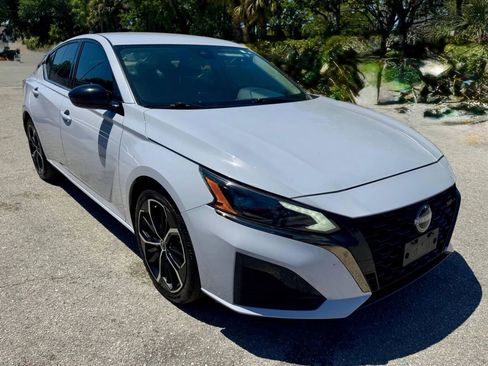 Used 2024 Nissan Altima 2.5 SR image 10