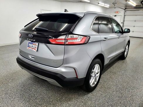 Used 2022 Ford Edge SEL w/ Convenience Package image 4