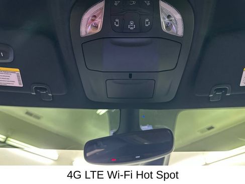 Used 2025 Chrysler Pacifica Select FWD image 50