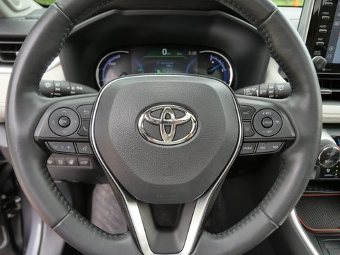 Used 2020 Toyota RAV4 Limited AWD/4WD image 26