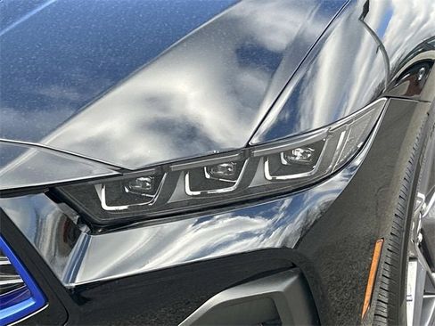 Used 2024 Ford Mustang GT Premium image 9