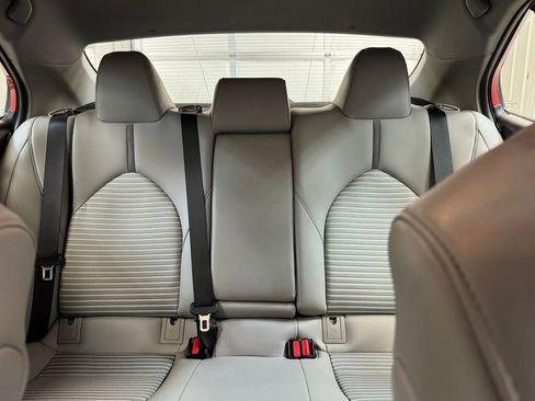 Used 2020 Toyota Camry SE w/ Convenience Package image 13