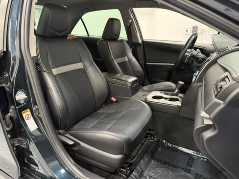 Used 2012 Toyota Camry SE FWD image 32