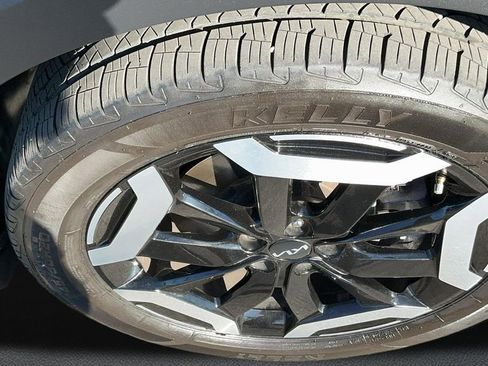 Used 2024 Kia Telluride EX w/ EX Captain's Chair Package FWD image 7
