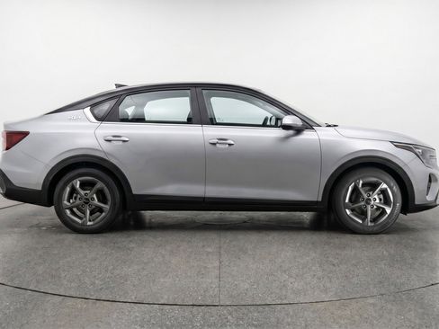 Used 2025 Kia K4 FWD image 11
