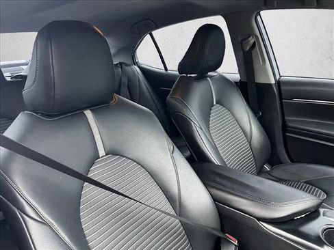Used 2019 Toyota Camry SE image 24