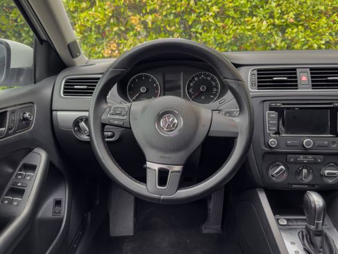Used 2014 Volkswagen Jetta SEL image 6