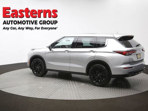 Used 2022 Mitsubishi Outlander SE image 62