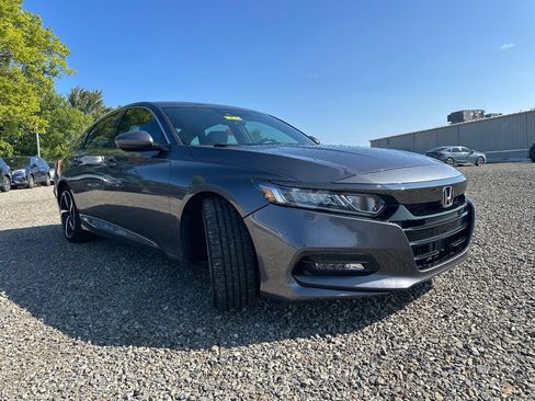 Used 2018 Honda Accord Sport image 12