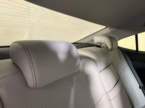 Used 2018 Lexus ES 350 350 w/ Luxury Package w/Wood Trim image 31