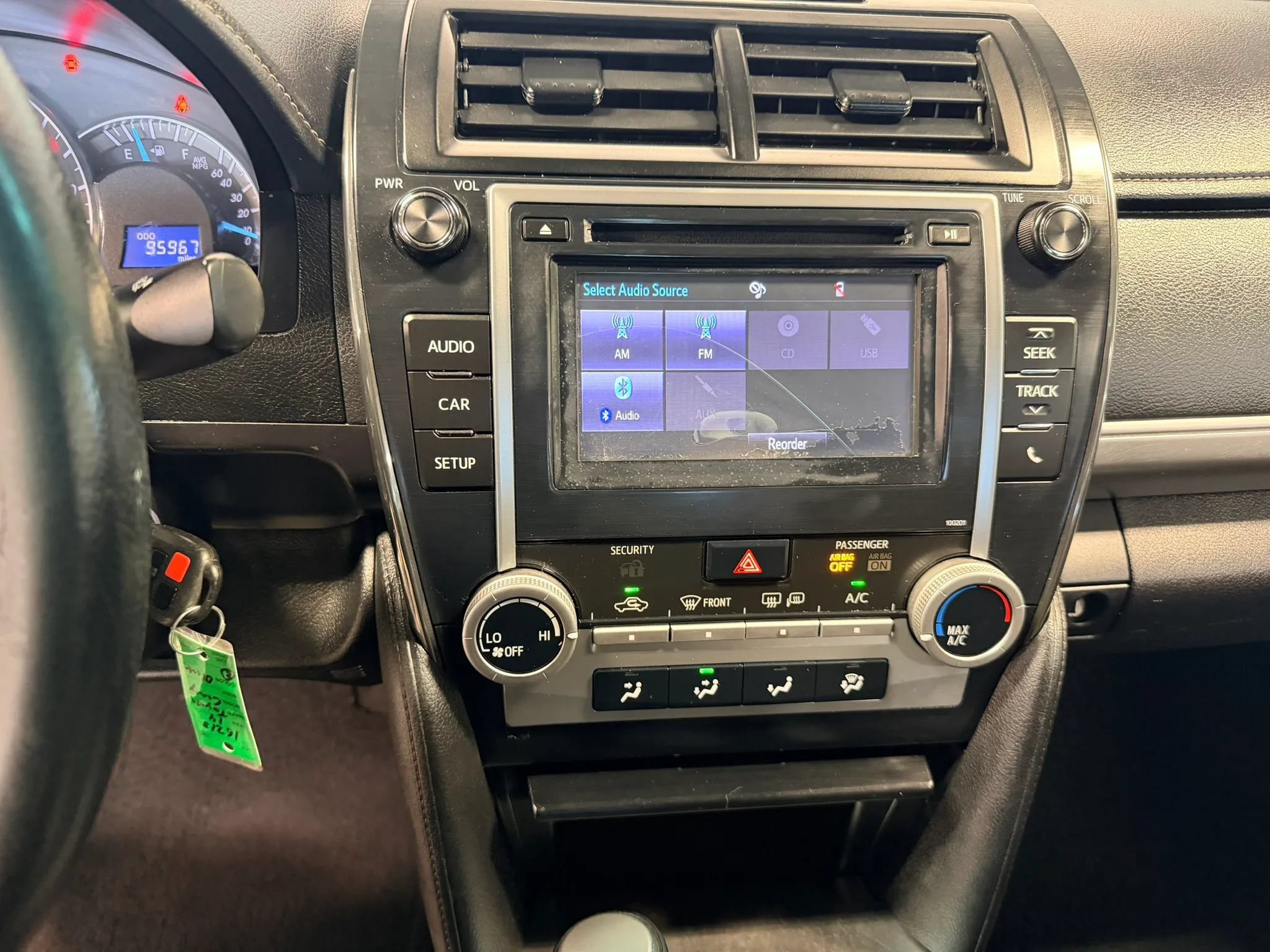 Used 2014 Toyota Camry SE FWD image 13