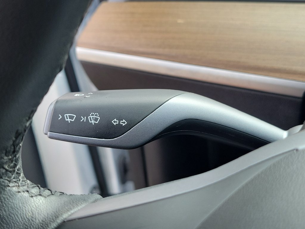 Used 2022 Tesla Model Y Long Range AWD/4WD image 28