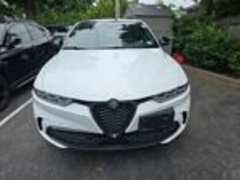 Used 2024 Alfa Romeo Tonale Veloce AWD/4WD image 2