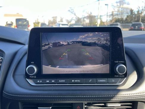 Used 2024 Nissan Rogue SV image 28