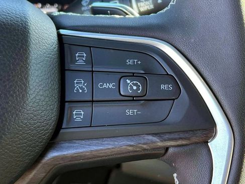 Certified 2024 Jeep Grand Cherokee Limited image 23