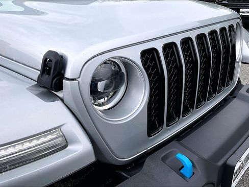 Used 2023 Jeep Wrangler Sahara w/ Cold Weather Group image 30