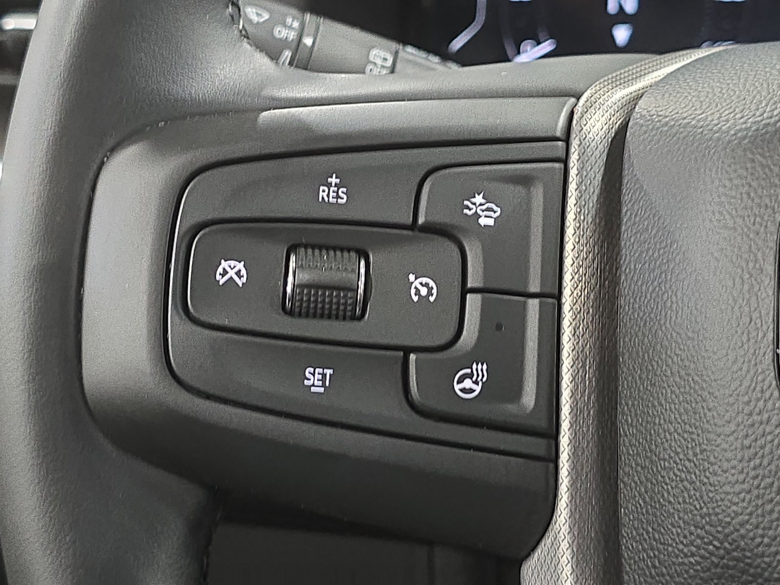 Used 2024 GMC Yukon Denali RWD image 14