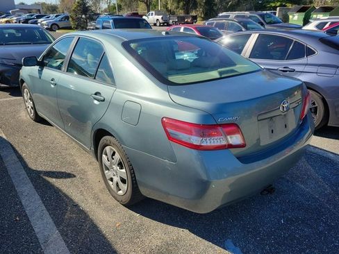 Used 2011 Toyota Camry LE image 6