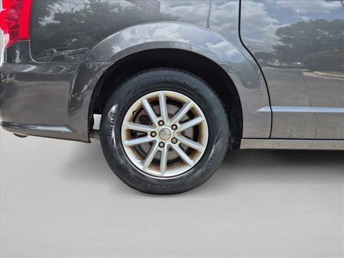 Used 2020 Dodge Grand Caravan SE FWD image 23