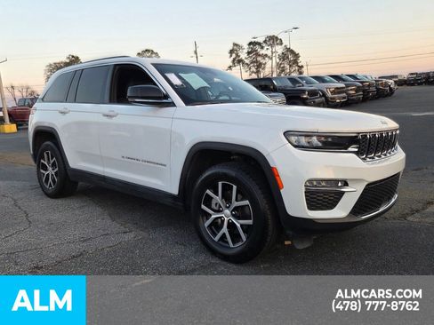 Used 2024 Jeep Grand Cherokee Limited AWD/4WD image 17