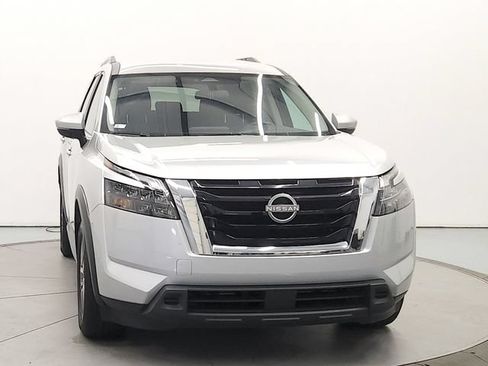 Used 2025 Nissan Pathfinder SV AWD/4WD image 2