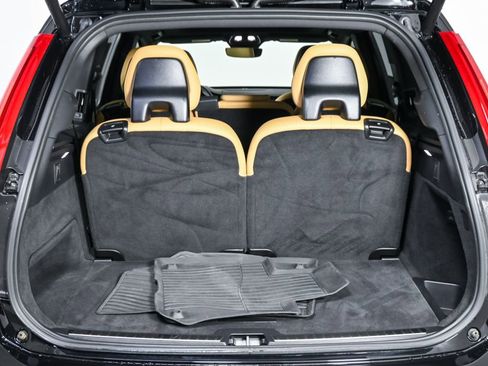 Used 2024 Volvo XC90 B6 Ultimate w/ Protection Package Premier AWD/4WD image 34