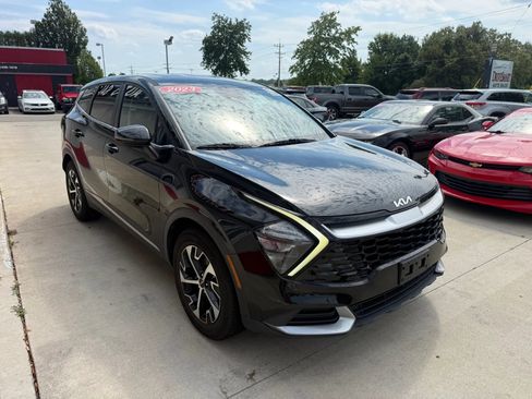 Used 2023 Kia Sportage EX FWD image 2