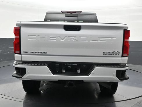 Used 2024 Chevrolet Silverado 2500 High Country AWD/4WD image 4