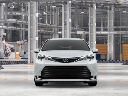 New 2026 Toyota Sienna Platinum image 17