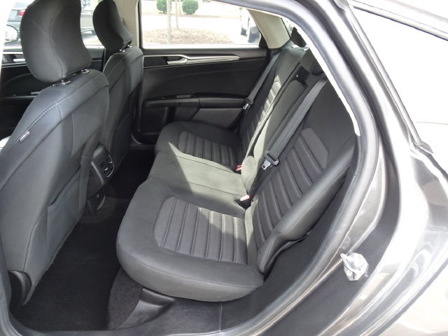 Used 2019 Ford Fusion SE FWD image 13