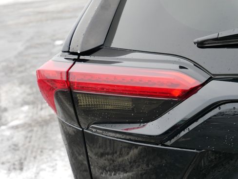 Used 2019 Toyota RAV4 LE image 17