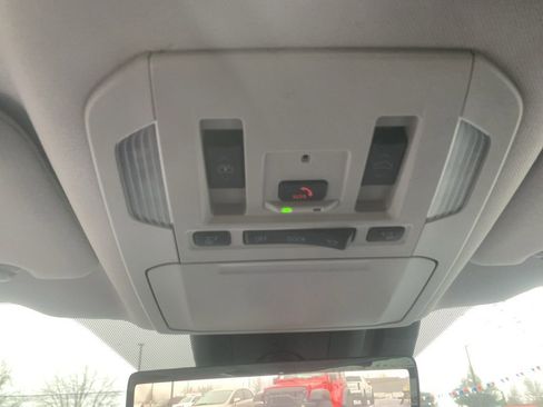 Used 2025 Toyota Highlander Platinum image 26