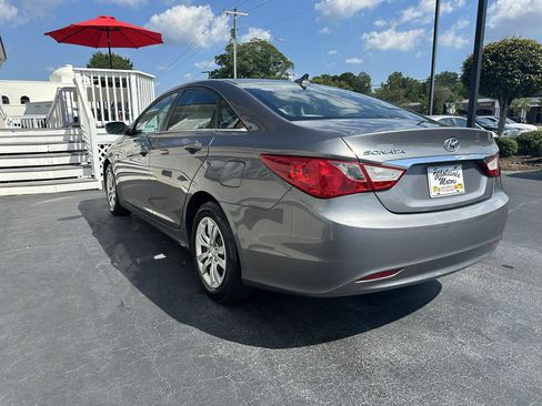 Used 2011 Hyundai Sonata GLS FWD image 4