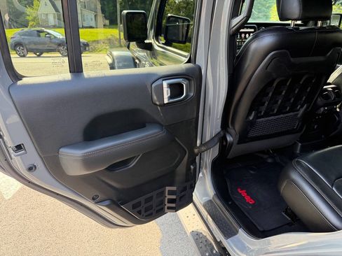 Used 2023 Jeep Wrangler Unlimited Rubicon 392 w/ Dual Top Group AWD/4WD image 13
